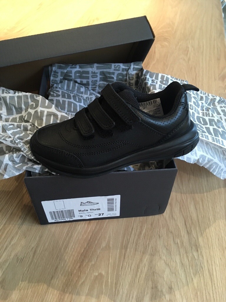 clarks school shoes size 9